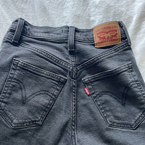 Levi’s Straight Ankle Jeans - Picture 4 of 4